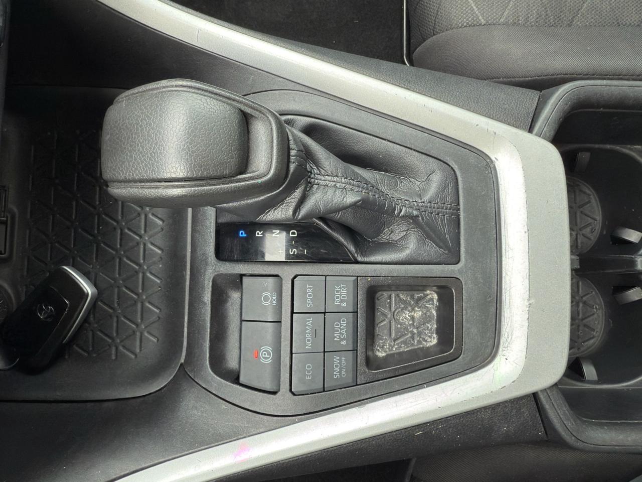 2020 Toyota RAV4 LE AWD - Photo #18