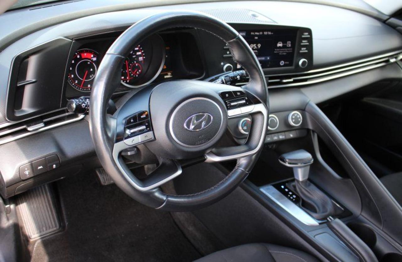 2022 Hyundai Elantra Preferred*Heated Seats*CarPlay*Rear Cam*2.0L-4cyl - Photo #8