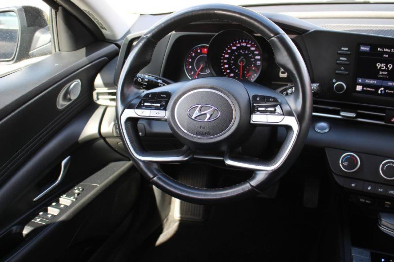 2022 Hyundai Elantra Preferred*Heated Seats*CarPlay*Rear Cam*2.0L-4cyl - Photo #15