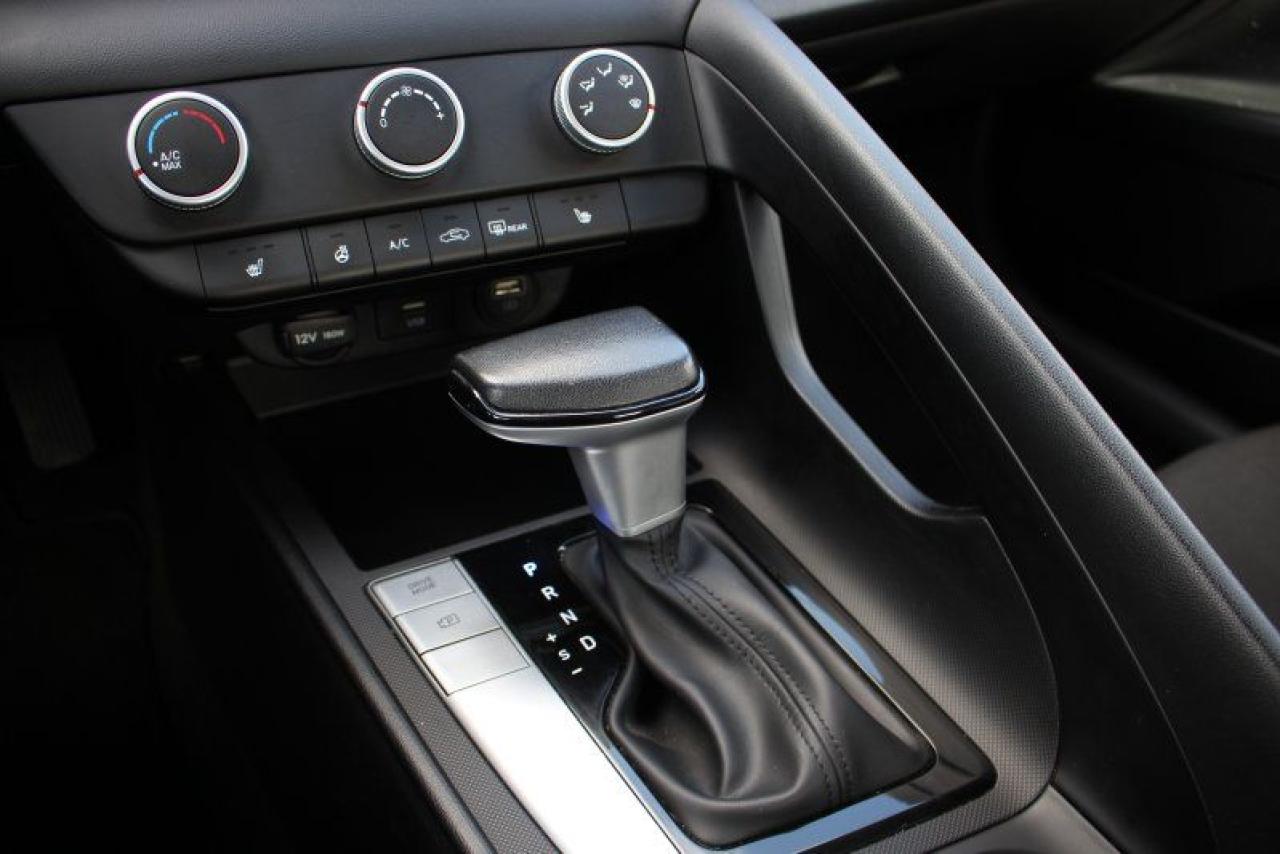 2022 Hyundai Elantra Preferred*Heated Seats*CarPlay*Rear Cam*2.0L-4cyl - Photo #17
