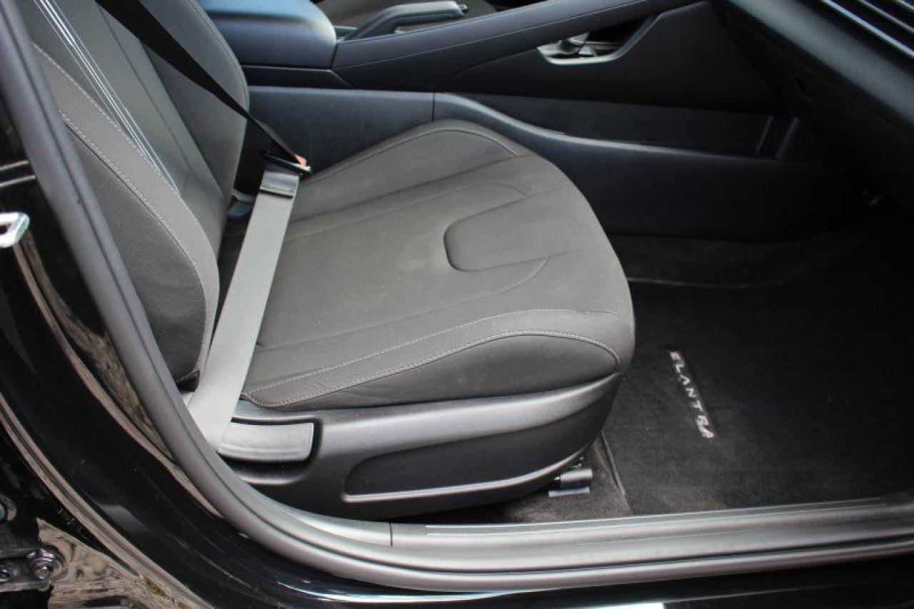 2022 Hyundai Elantra Preferred*Heated Seats*CarPlay*Rear Cam*2.0L-4cyl - Photo #14