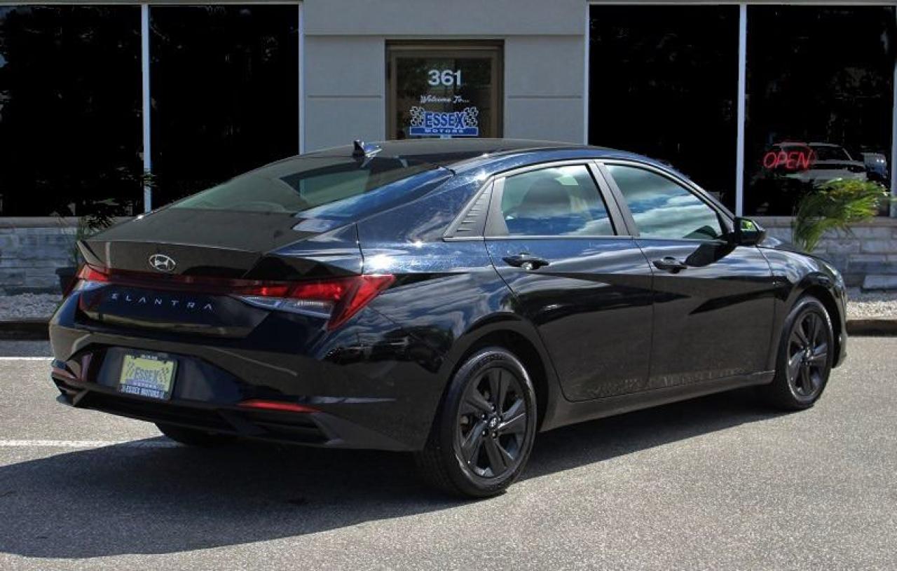 2022 Hyundai Elantra Preferred*Heated Seats*CarPlay*Rear Cam*2.0L-4cyl - Photo #5