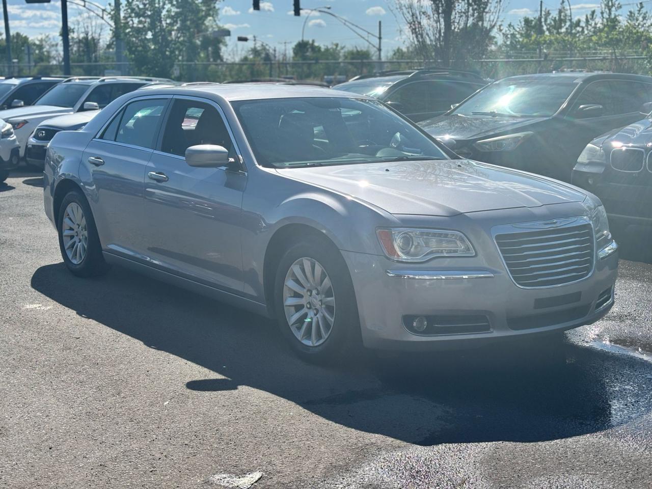 2013 Chrysler 300 Touring  - Photo #2