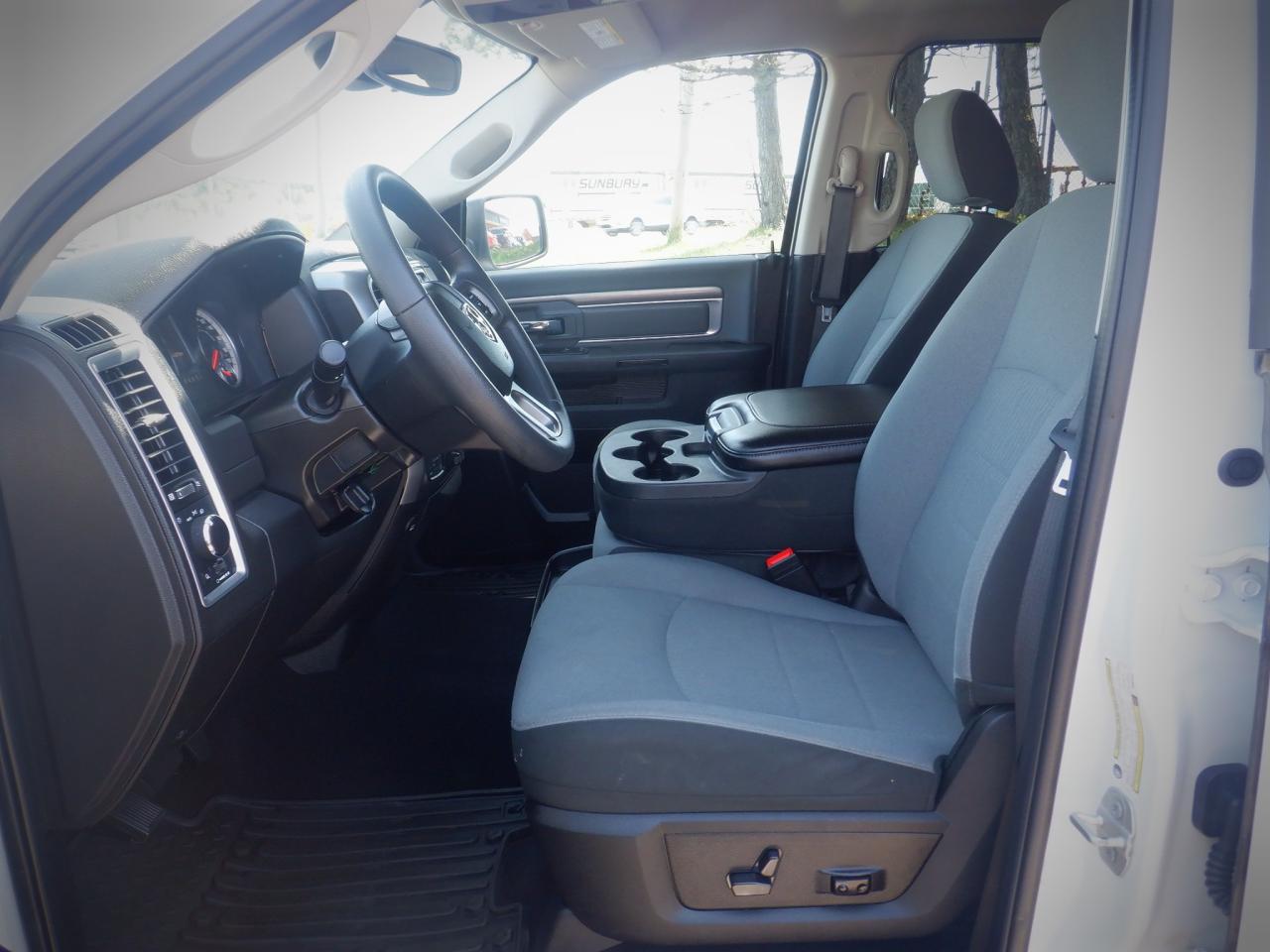 2023 RAM 1500 Classic SLT - Photo #4