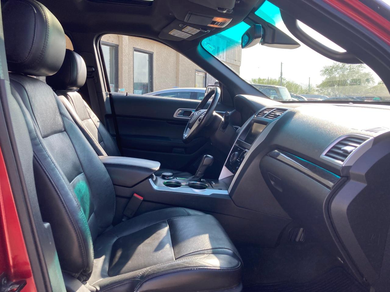 2015 Ford Explorer LIMITED - Photo #9