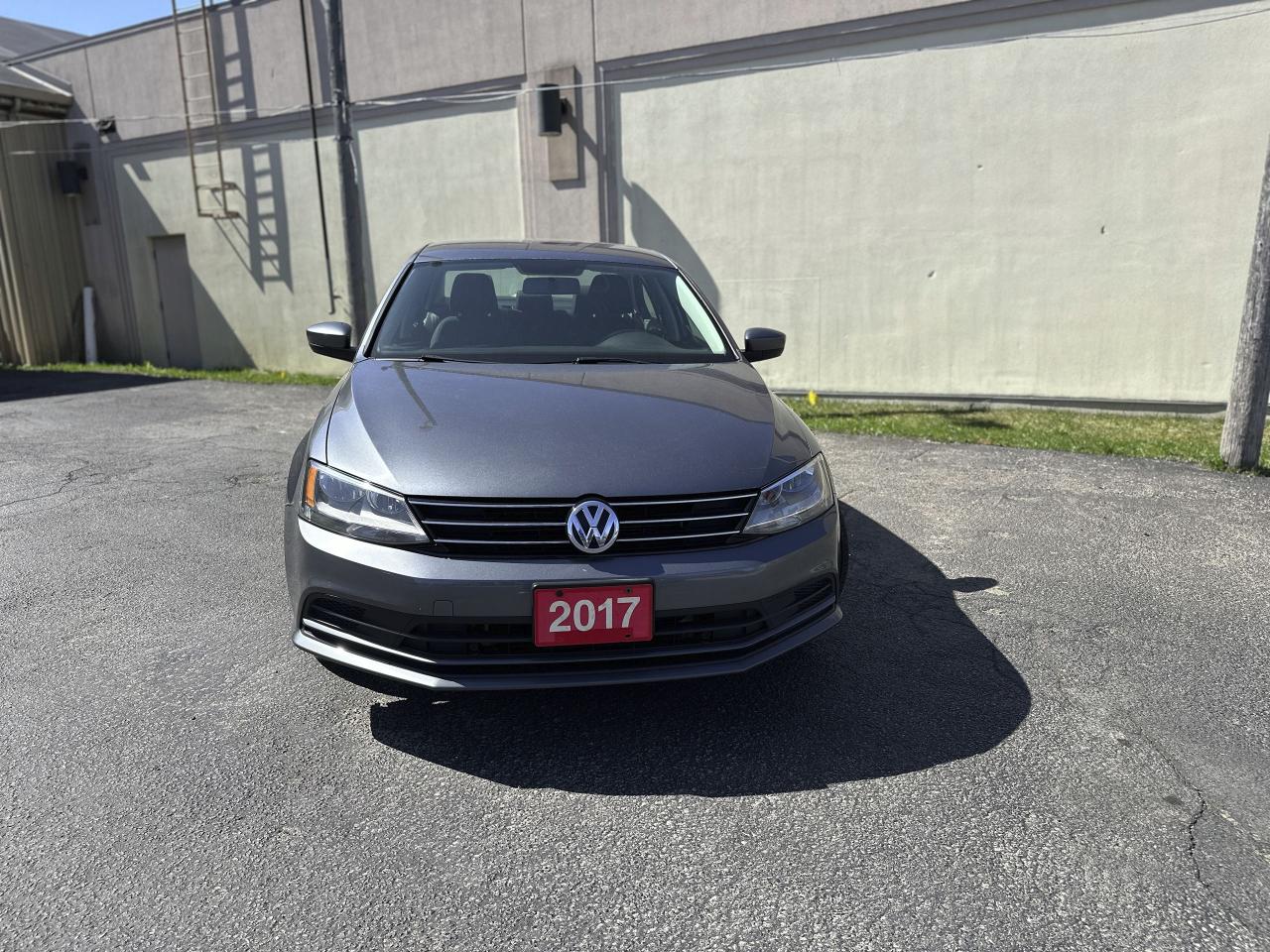 2017 Volkswagen Jetta TRENDLINE+ - Photo #2
