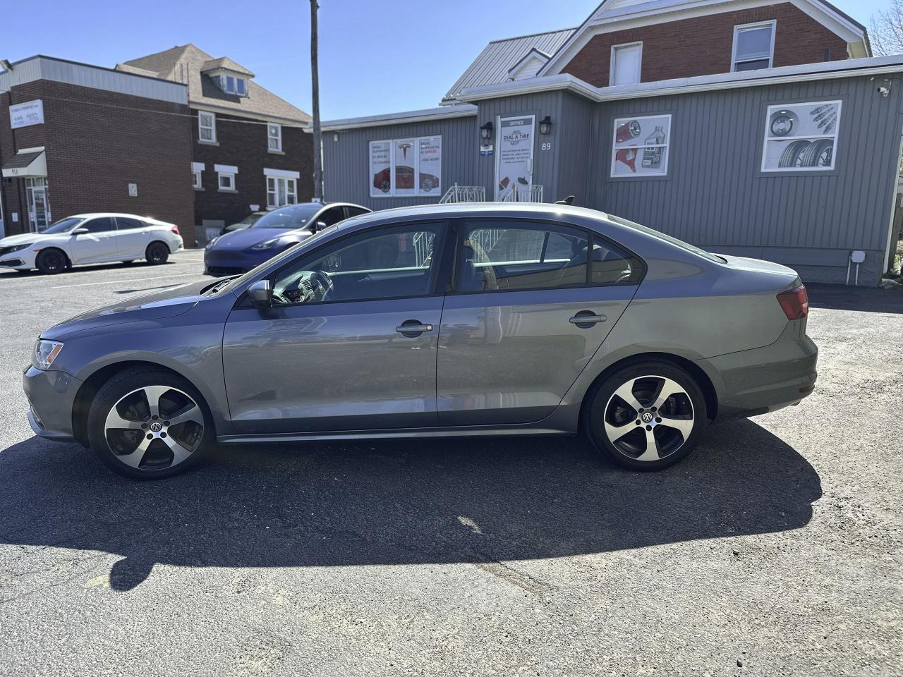 2017 Volkswagen Jetta TRENDLINE+ - Photo #3