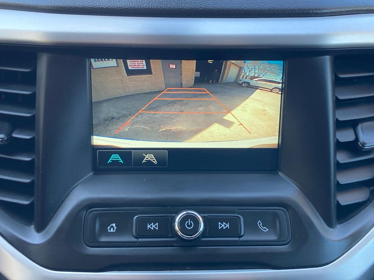 2018 GMC Acadia SLE - Photo #13