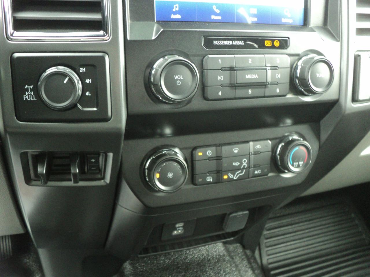 2020 Ford F-250 XLT CrewCab 4WD 6.2L8cylGas 6.75' Box BackUpCam - Photo #19