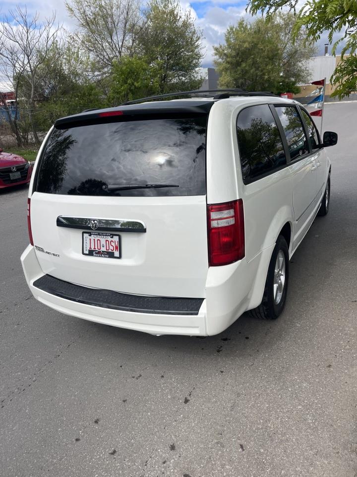 2008 Dodge Grand Caravan SXT    POWER SLIDING DOORS   POWER LIFT GATE - Photo #4