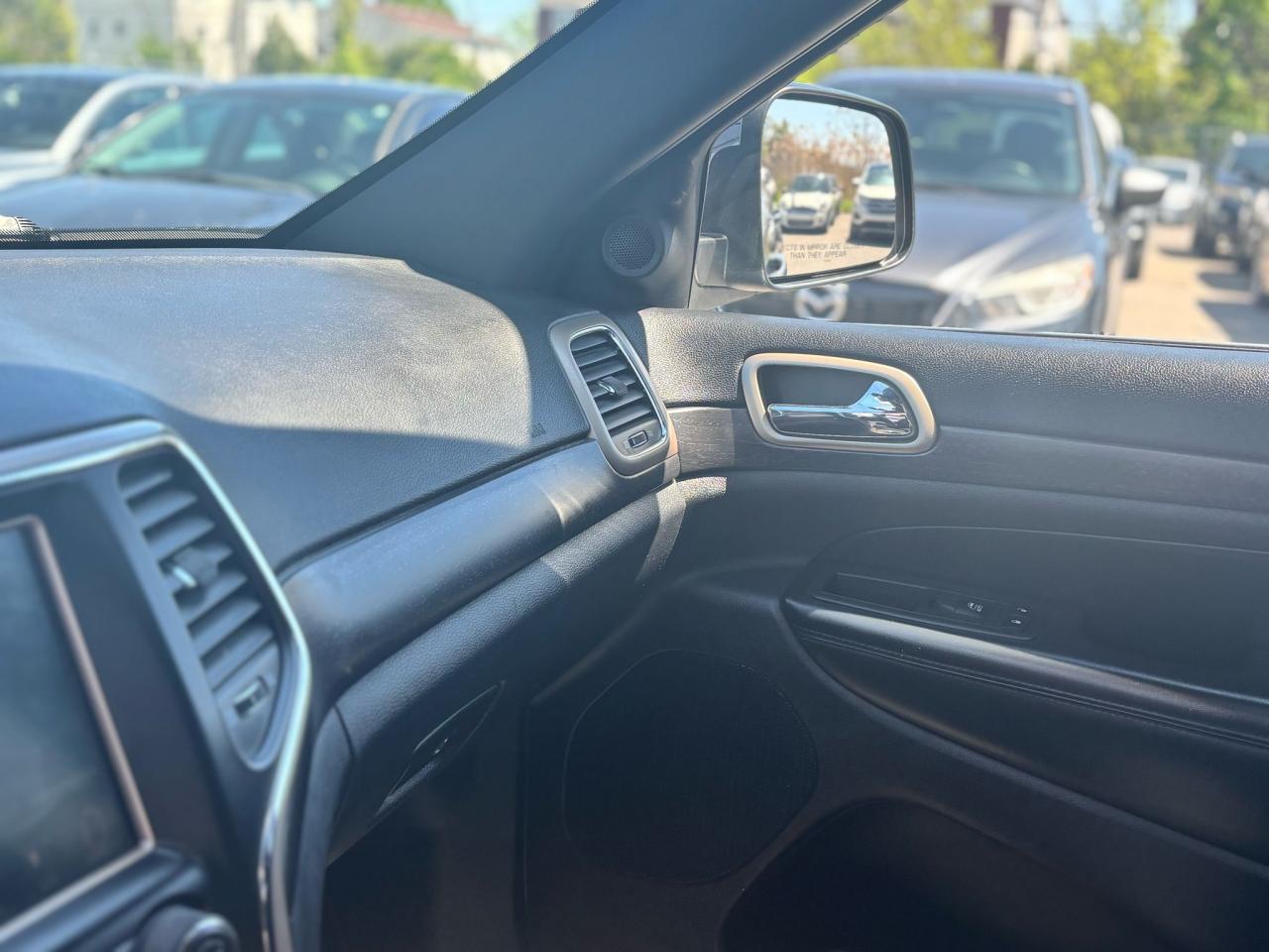 2015 Jeep Grand Cherokee Laredo - Photo #10