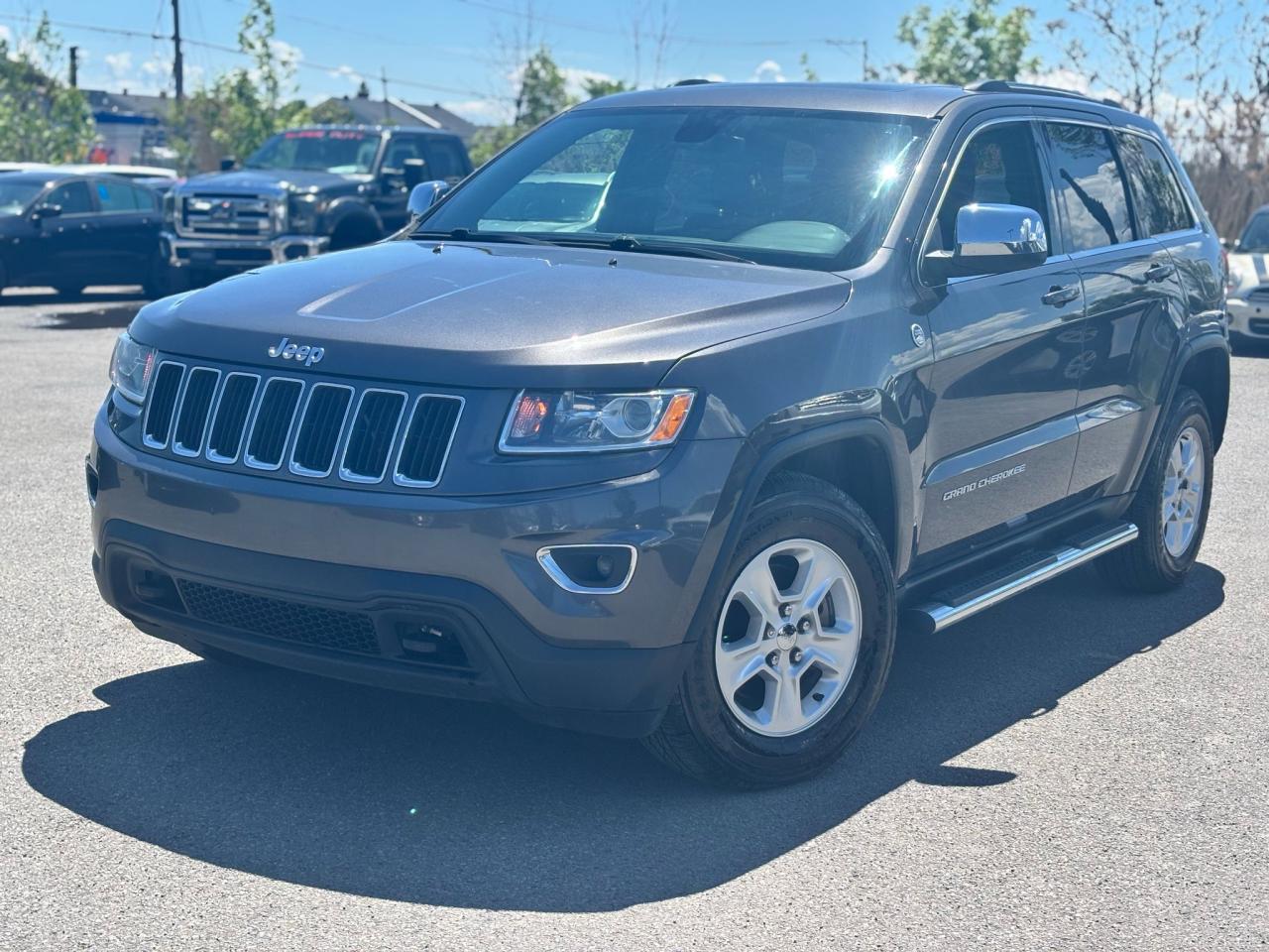 2015 Jeep Grand Cherokee Laredo - Photo #2
