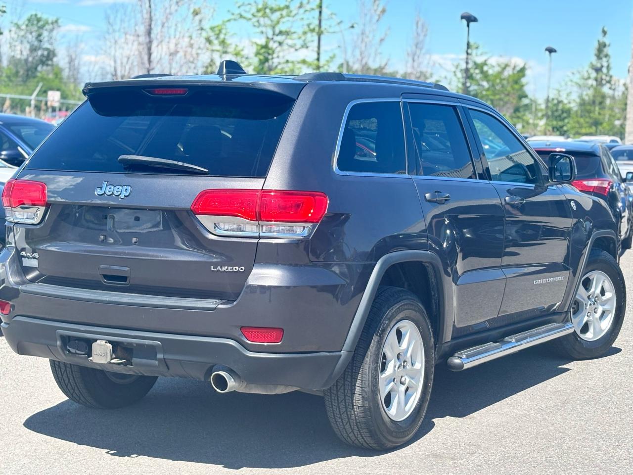 2015 Jeep Grand Cherokee Laredo - Photo #3