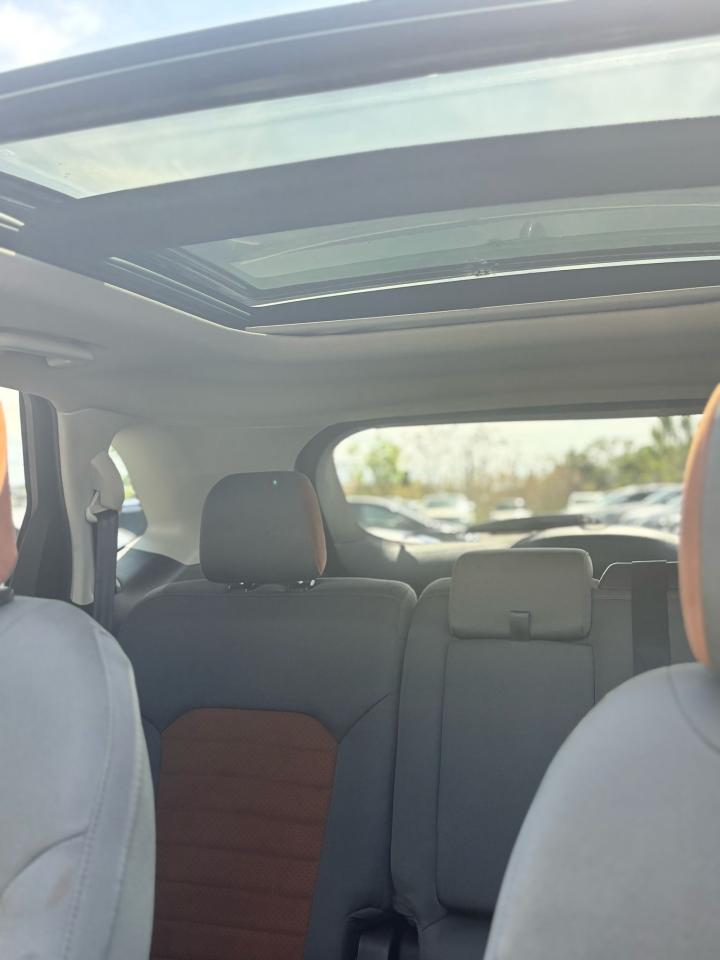 2018 Ford Edge SEL - Photo #11