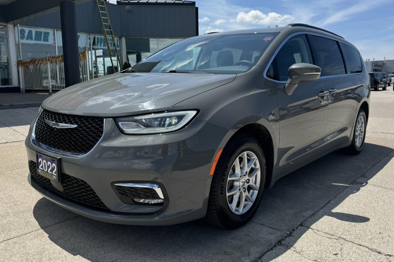 Used 2022 Chrysler Pacifica Touring L FWD for sale in Tilbury, ON