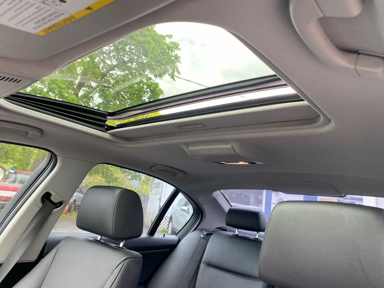 2011 BMW 3 Series Comes Certified/Automatic/AWD/Leather/Sunroof - Photo #16