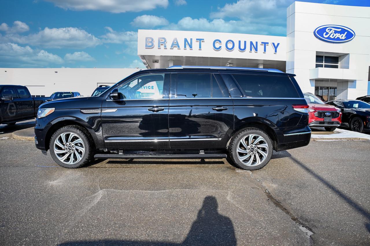 2023 Lincoln Navigator 7 PASSENGER | NAVI | PANO ROOF | HEATED STEERING Photo