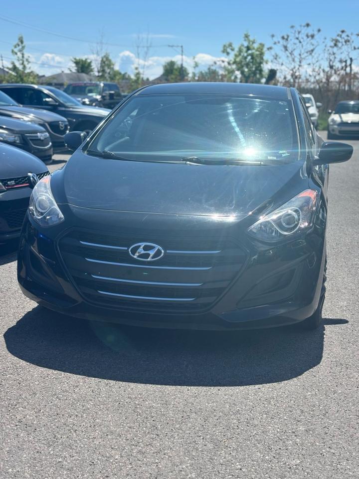 2016 Hyundai Elantra GT GL - Photo #3