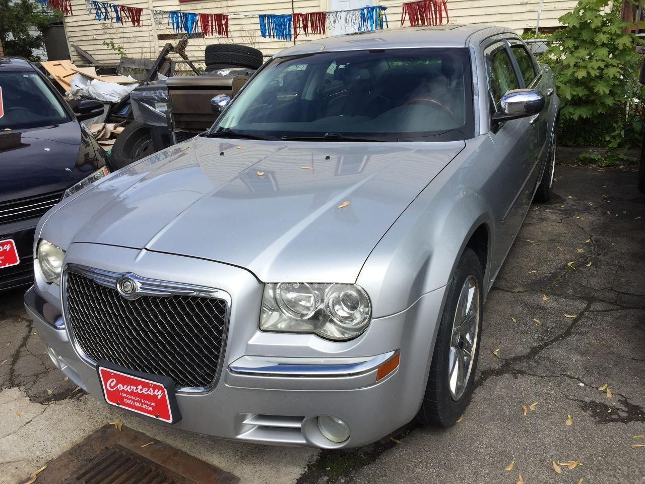 Used 2010 Chrysler 300 4dr Sdn Limited RWD for sale in St. Catharines, ON