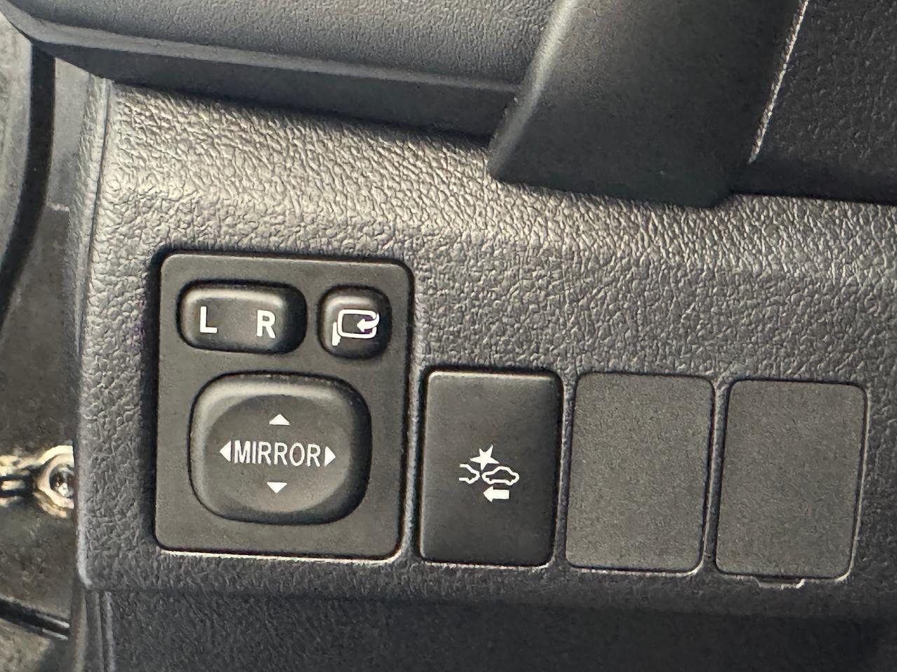 2017 Toyota Corolla iM New Tires+Camera+Heated Seats+Tinted+ACCIDENT FREE Photo