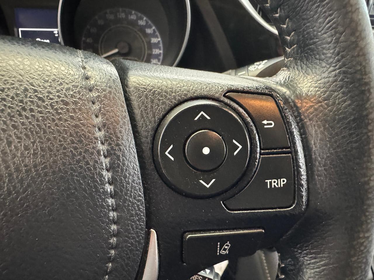 2017 Toyota Corolla iM New Tires+Camera+Heated Seats+Tinted+ACCIDENT FREE Photo