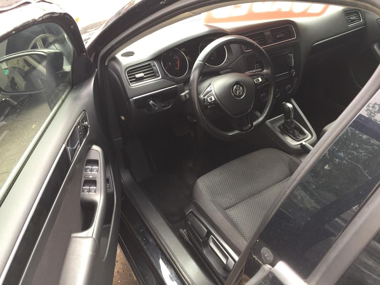 2015 Volkswagen Jetta 4dr 1.8 TSI Auto Trendline+ - Photo #2