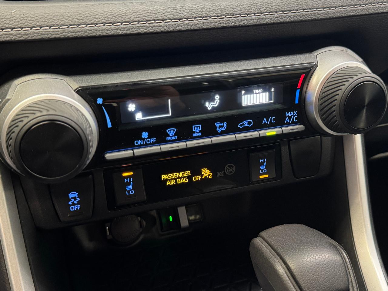 2021 Toyota RAV4 LE+Adaptive Cruise+LaneKeep+ApplePlay+CLEAN CARFAX Photo