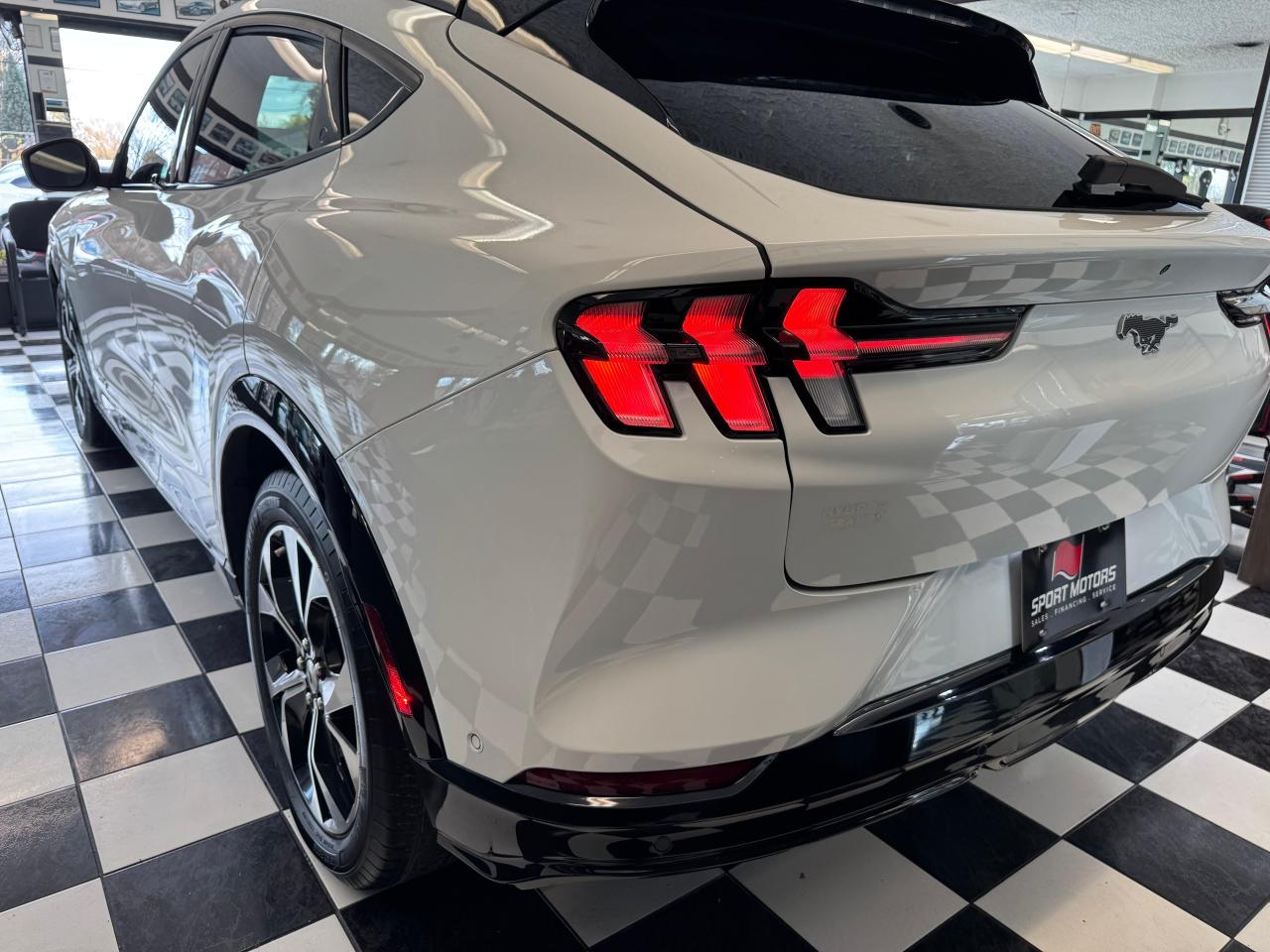 2021 Ford Mustang Mach-E Premium AWD+BlueCruise+360 Camera+CLEAN CARFAX Photo