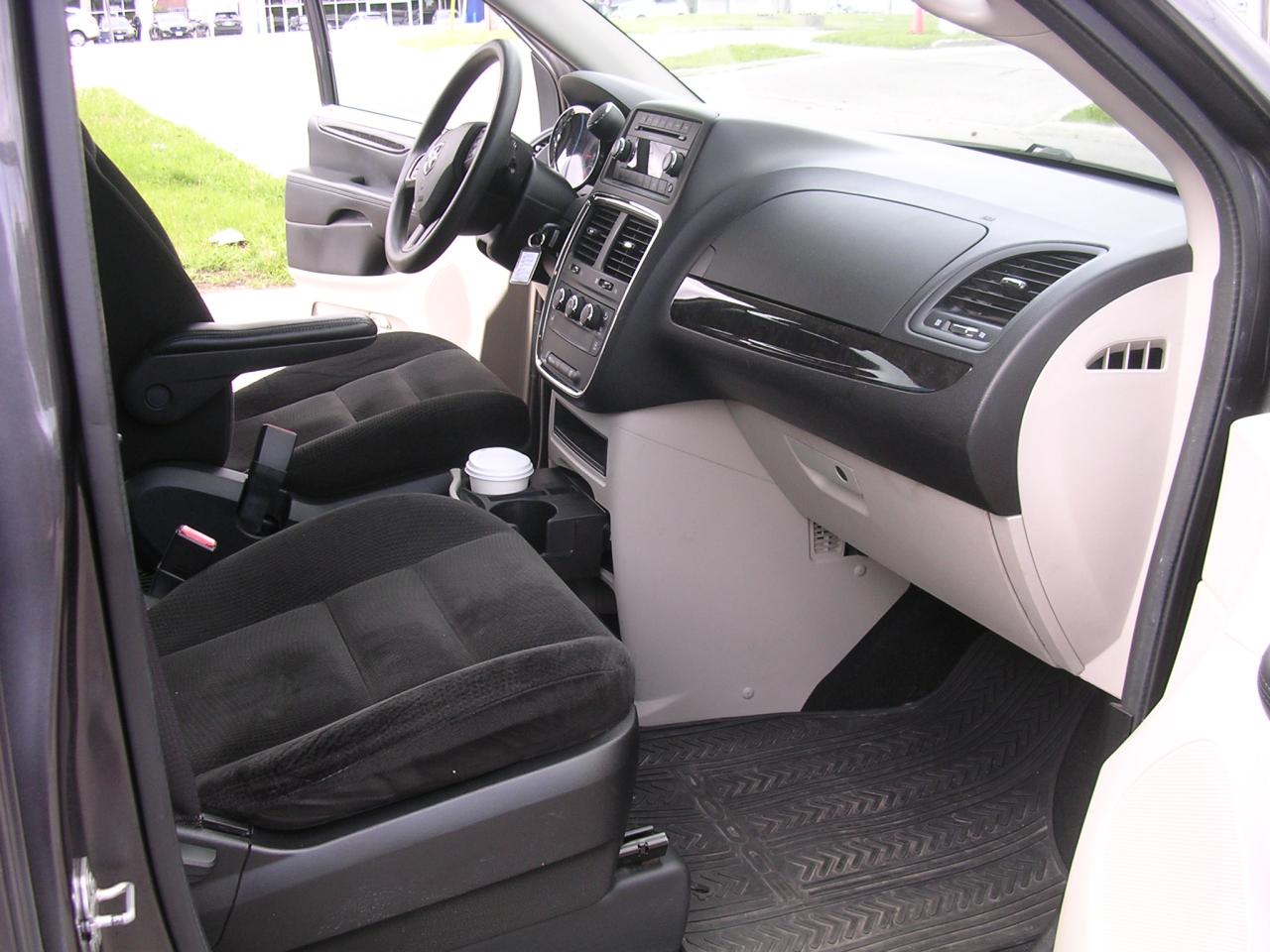 2015 Dodge Grand Caravan CANADA VALUE PACKAGE - Photo #9