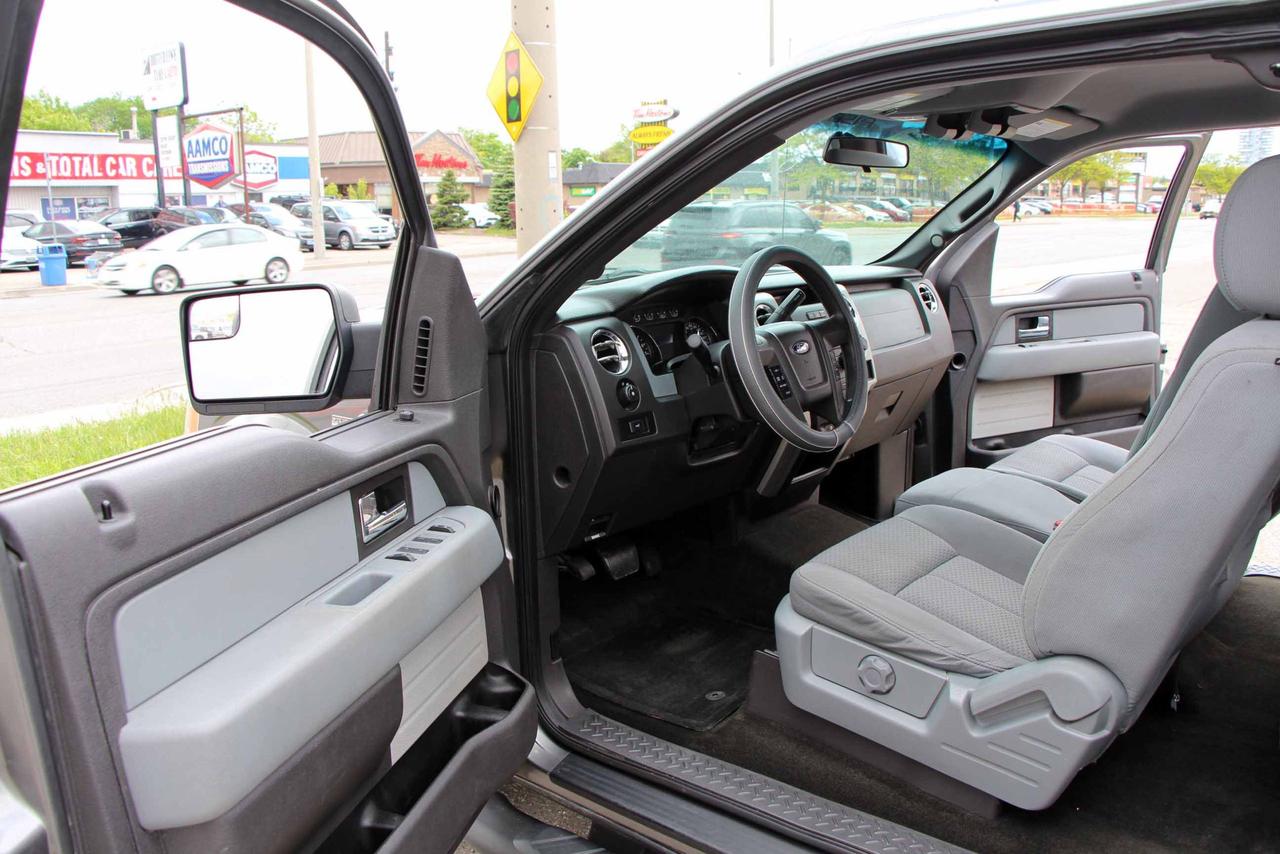 2013 Ford F-150 XLT Photo