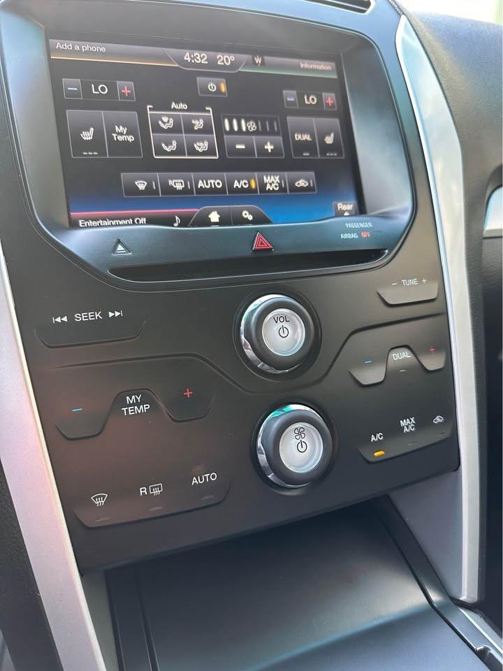 2015 Ford Explorer XLT - Photo #11