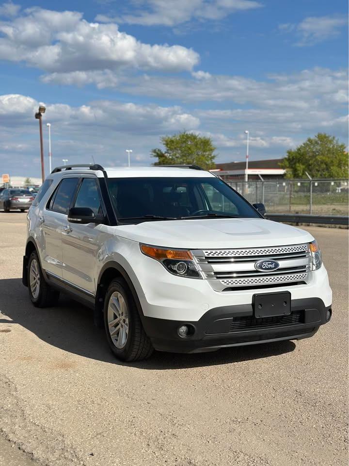 2015 Ford Explorer XLT - Photo #3