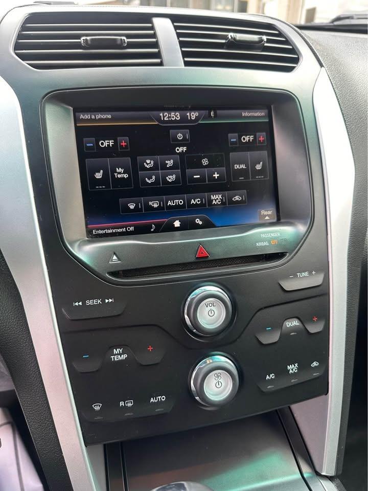 2015 Ford Explorer XLT - Photo #10