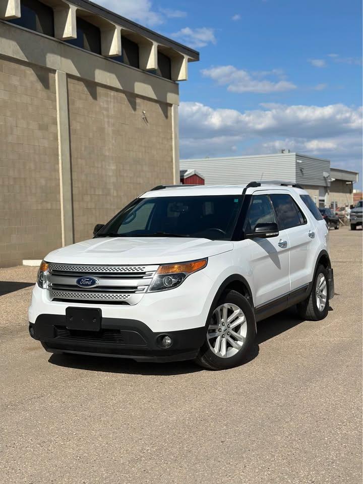 2015 Ford Explorer XLT - Photo #2