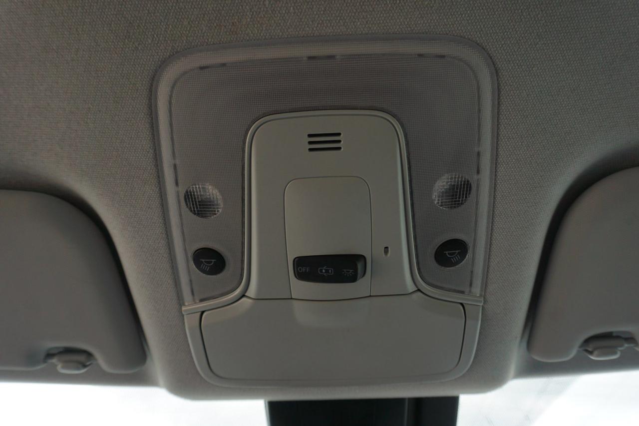 2019 Toyota Prius Prime PREMIUM PLUG-IN CERTIFIED *FREE ACCIDENT* NAV CAMERA HEATED SEAT/STEERING LANE DEPARTURE - Photo #32