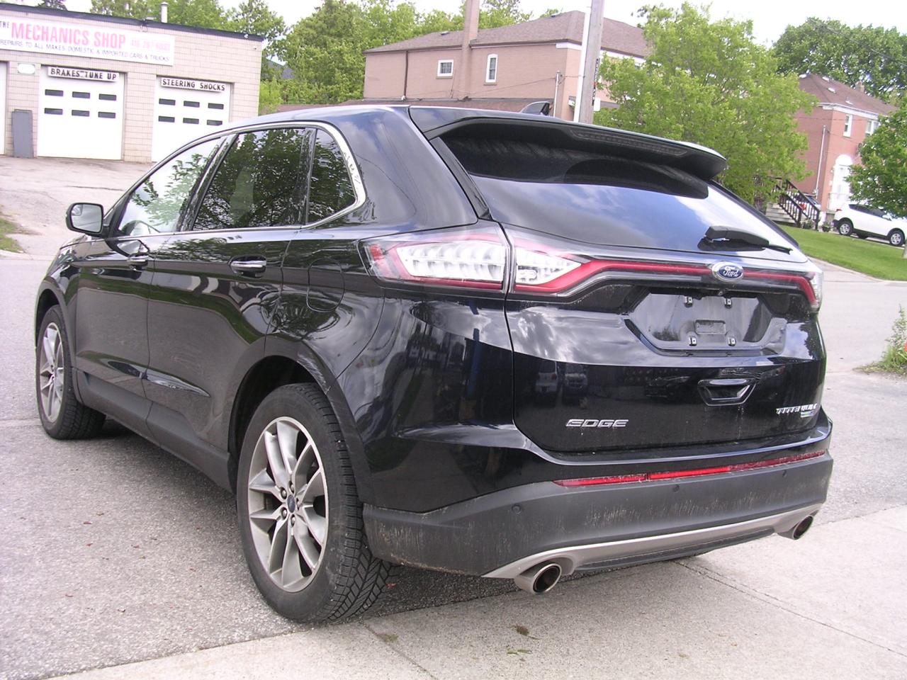 2017 Ford Edge Titanium - Photo #5