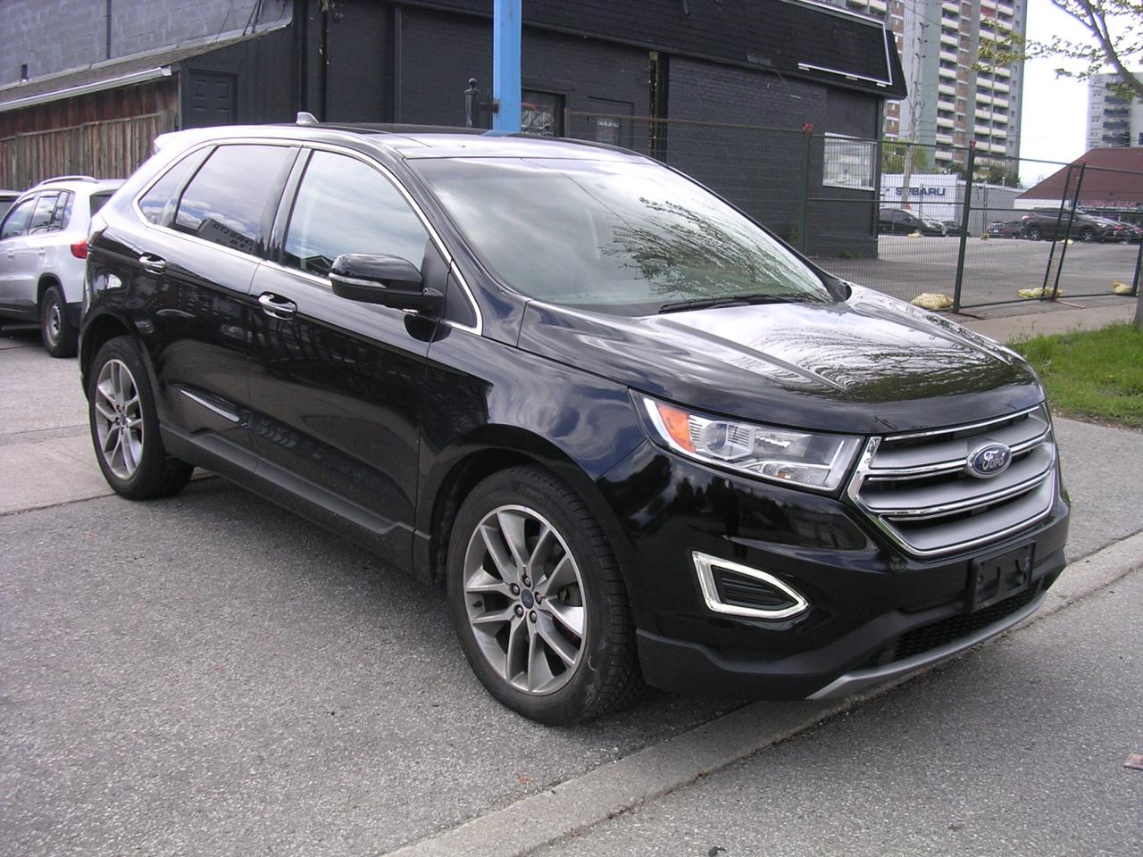 2017 Ford Edge Titanium - Photo #2