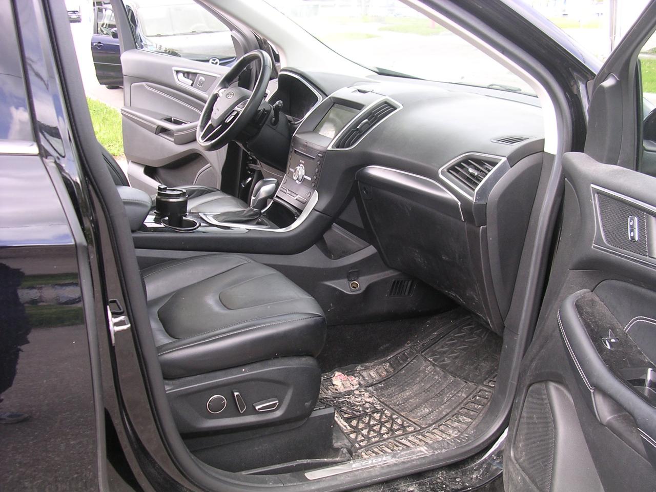 2017 Ford Edge Titanium - Photo #11