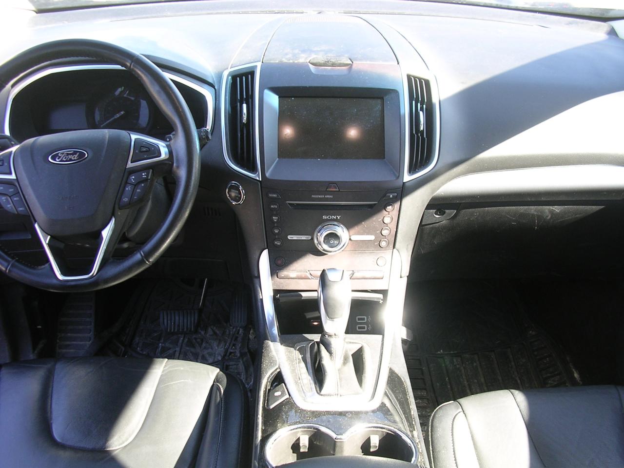 2017 Ford Edge Titanium - Photo #9