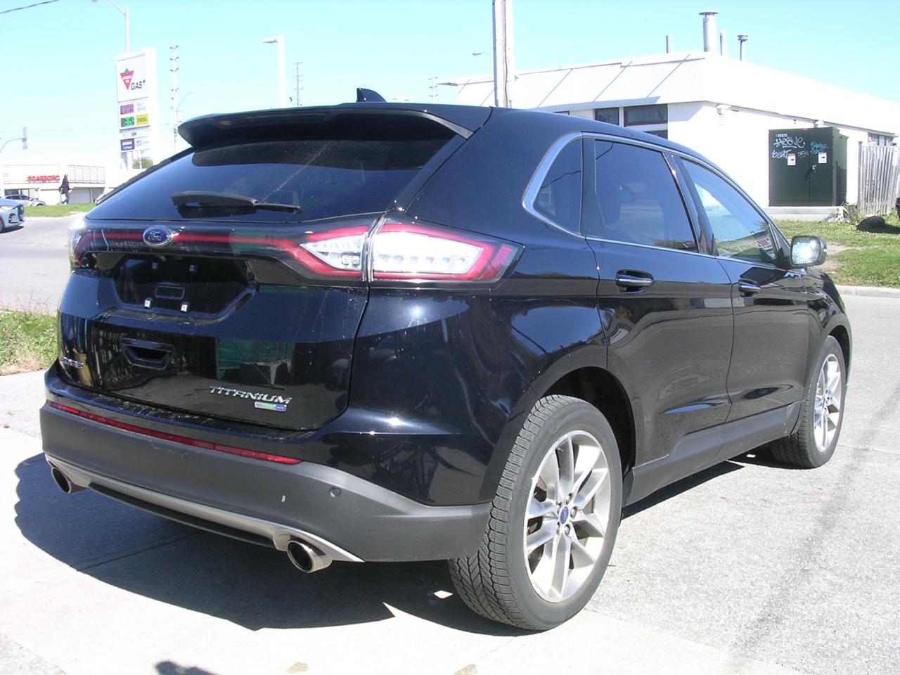 2017 Ford Edge Titanium - Photo #3