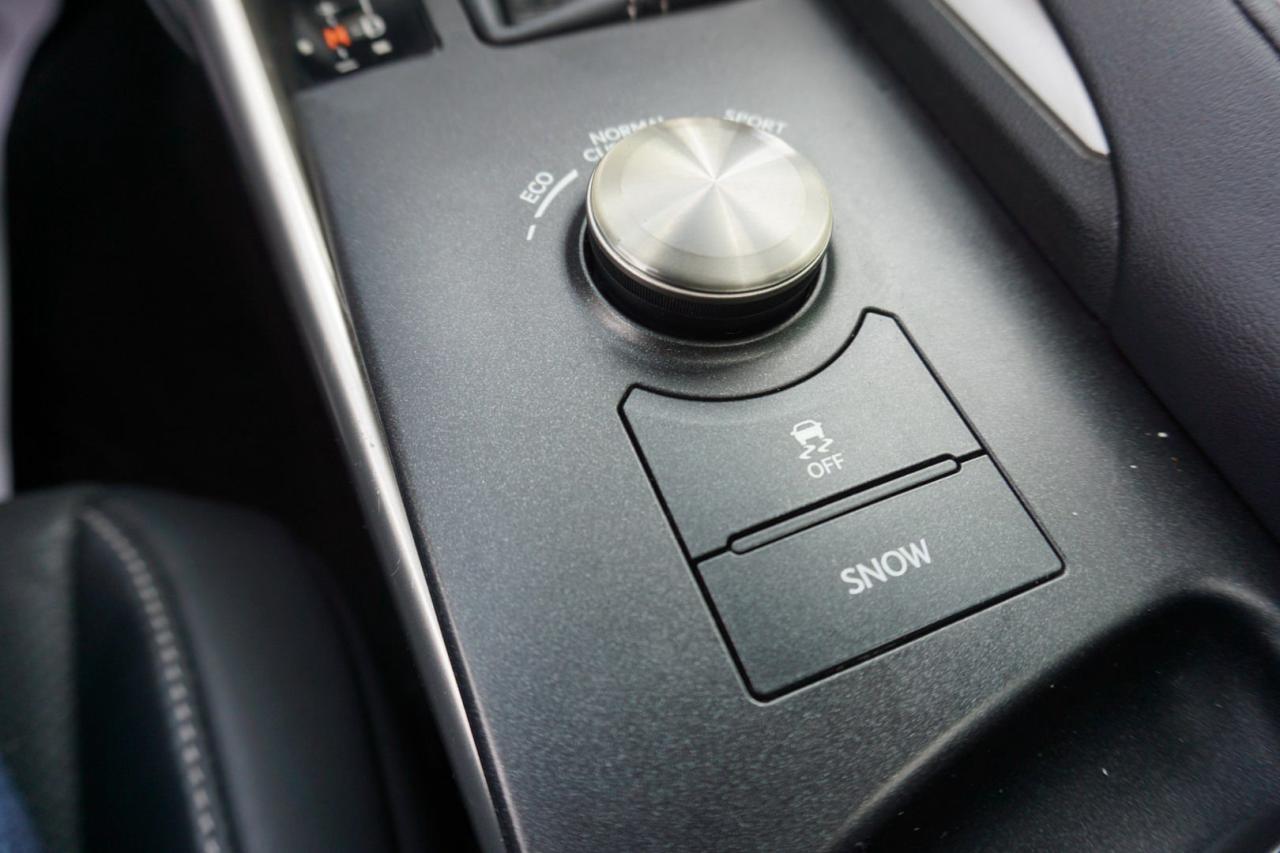 2017 Lexus IS 350 F-SPORT LUXURY AWD CERTIFIED NAV CAMERA BLUETOOTH LEATHER HEAT/COOL SEATS SUNROOF CRUISE ALLOYS - Photo #33