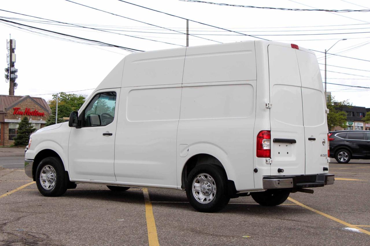 2017 Nissan NV 2500 SV - Photo #5