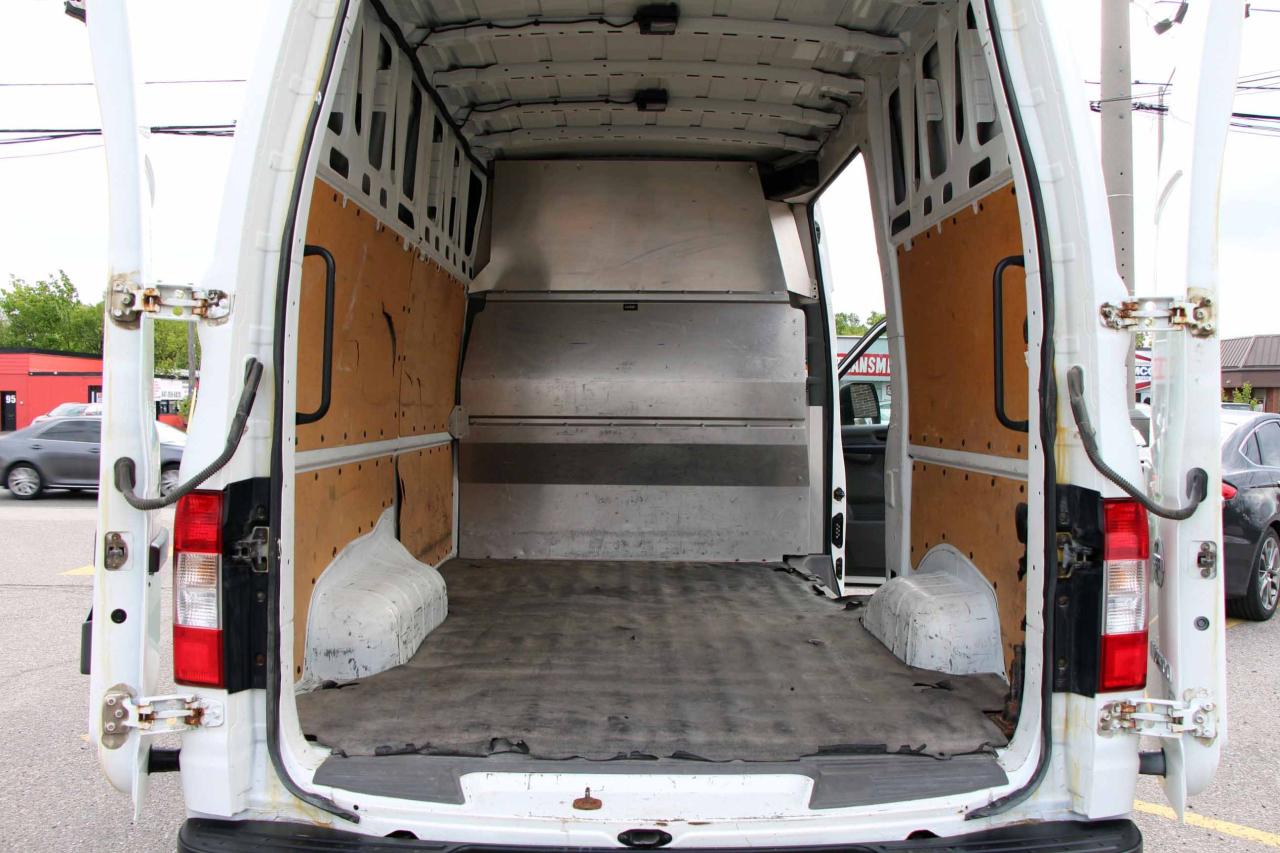 2017 Nissan NV 2500 SV - Photo #10