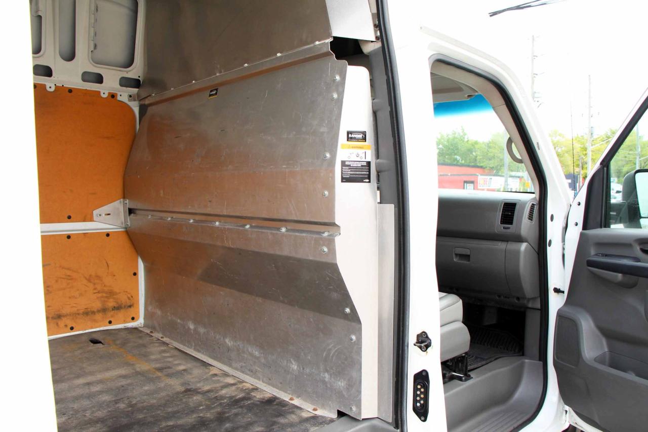 2017 Nissan NV 2500 SV - Photo #14