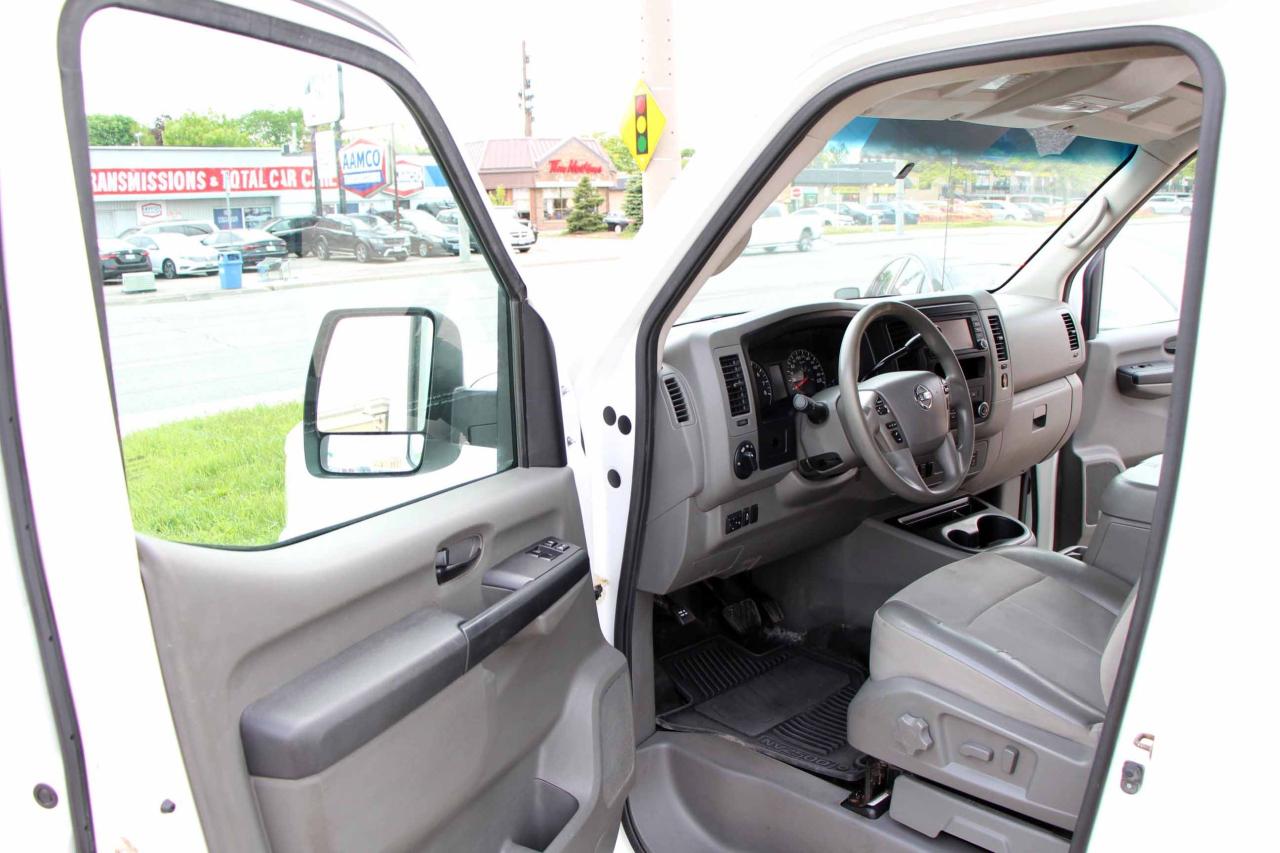 2017 Nissan NV 2500 SV - Photo #17