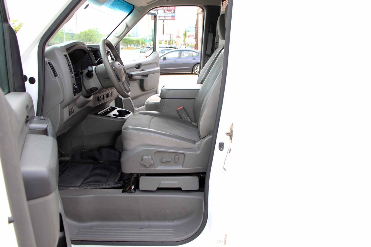 2017 Nissan NV 2500 SV - Photo #18