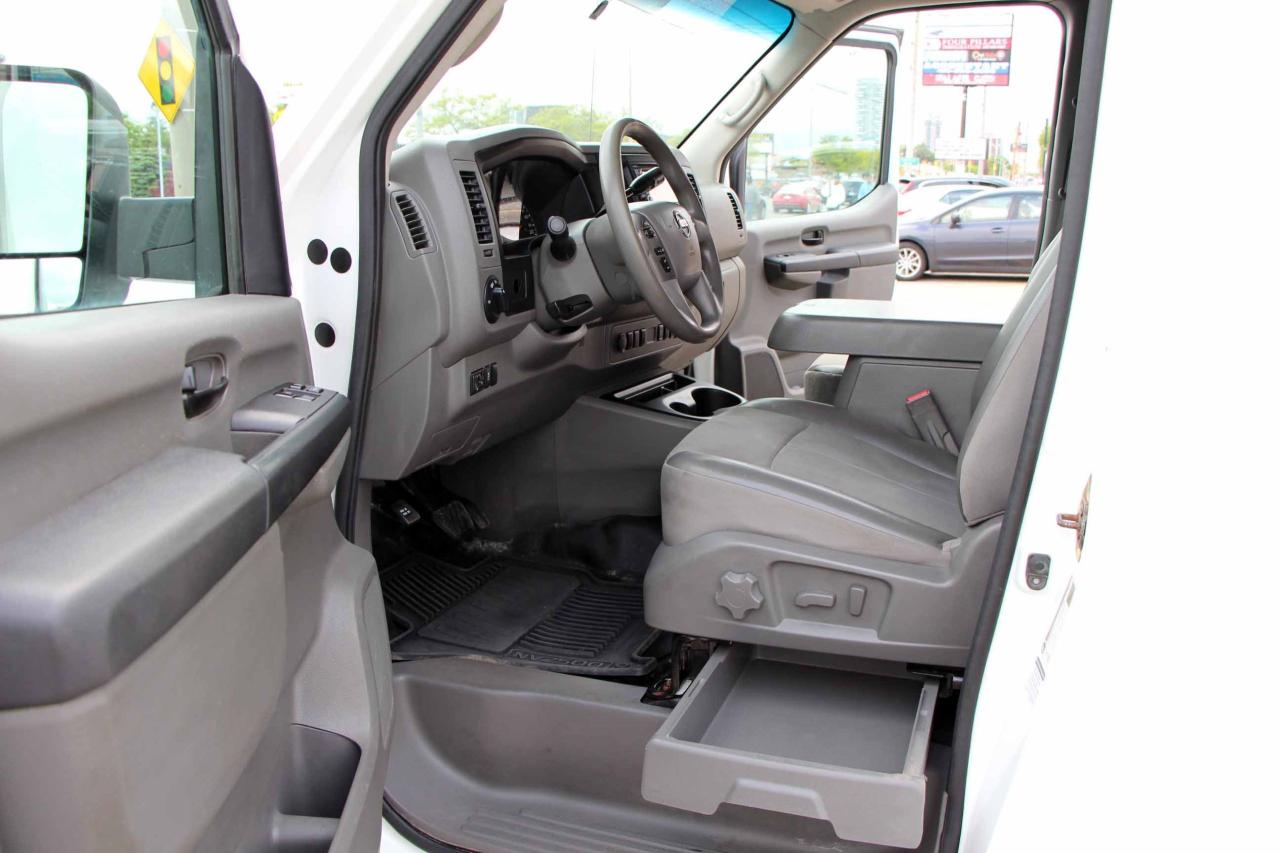 2017 Nissan NV 2500 SV - Photo #19