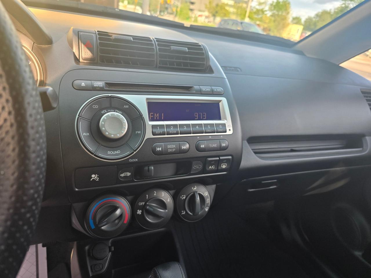 2007 Honda Fit LX w/Cruise Control - Photo #9