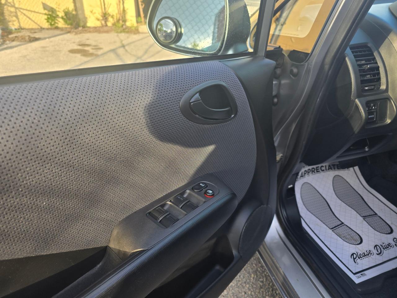 2007 Honda Fit LX w/Cruise Control - Photo #11