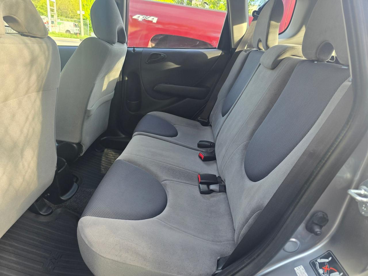 2007 Honda Fit LX w/Cruise Control - Photo #13